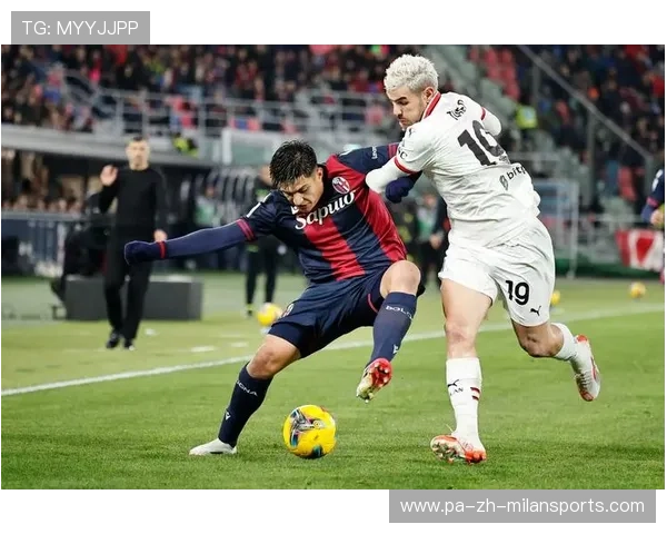 AC米兰传球组织：中场球员练习短传渗透与换边精度